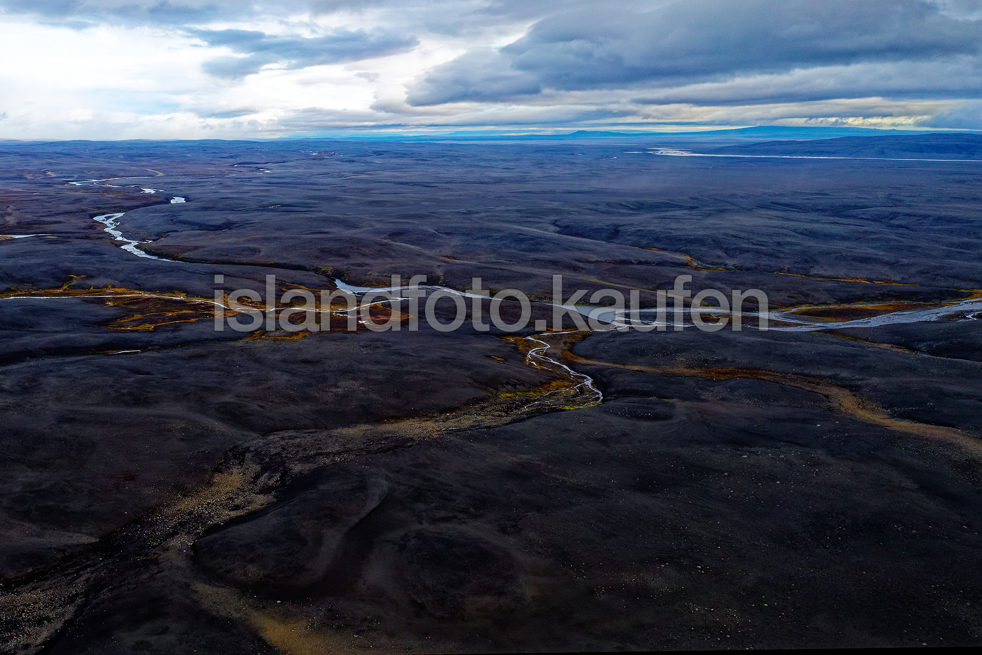 Luftaufnahme über eine Flache Landschaft